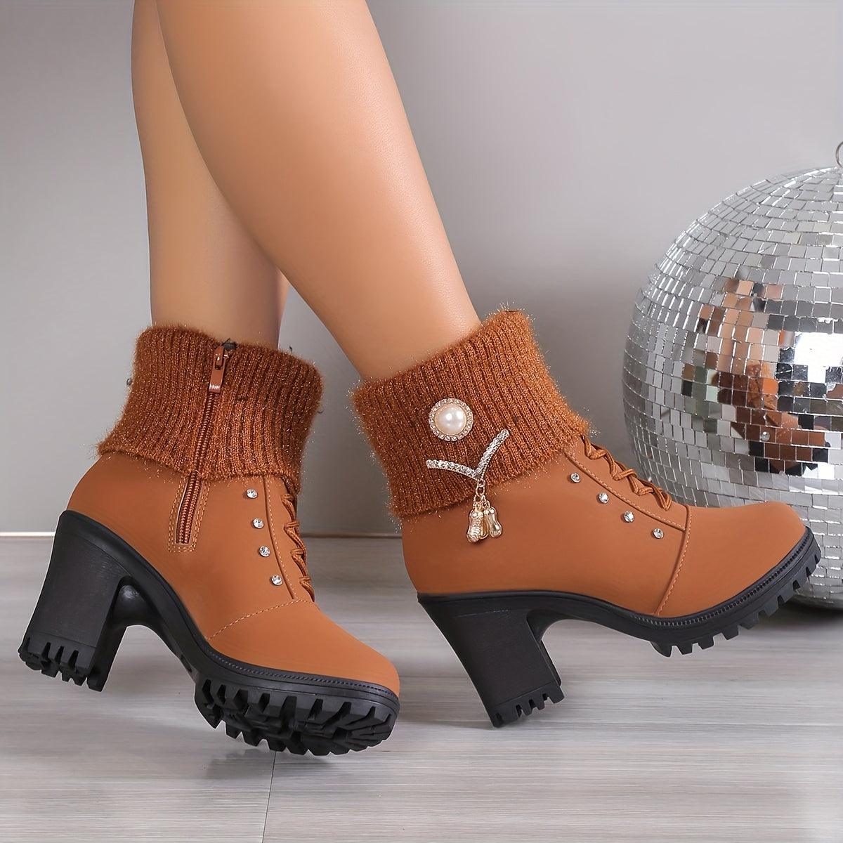 Women’s Chunky Heel Buckle Boots