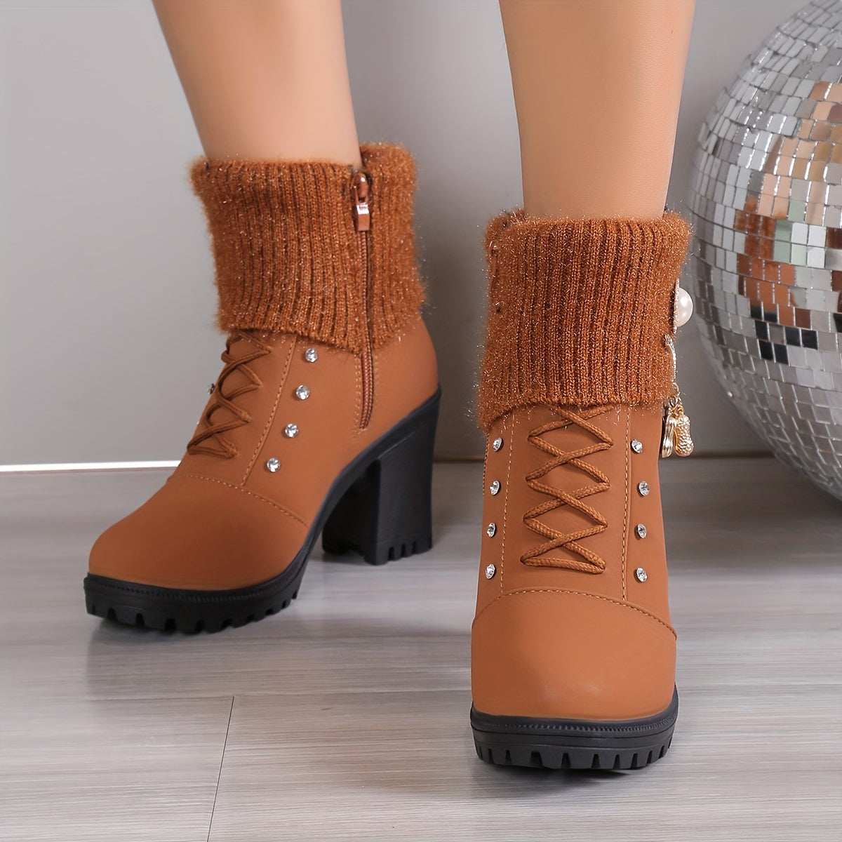 Women’s Chunky Heel Buckle Boots