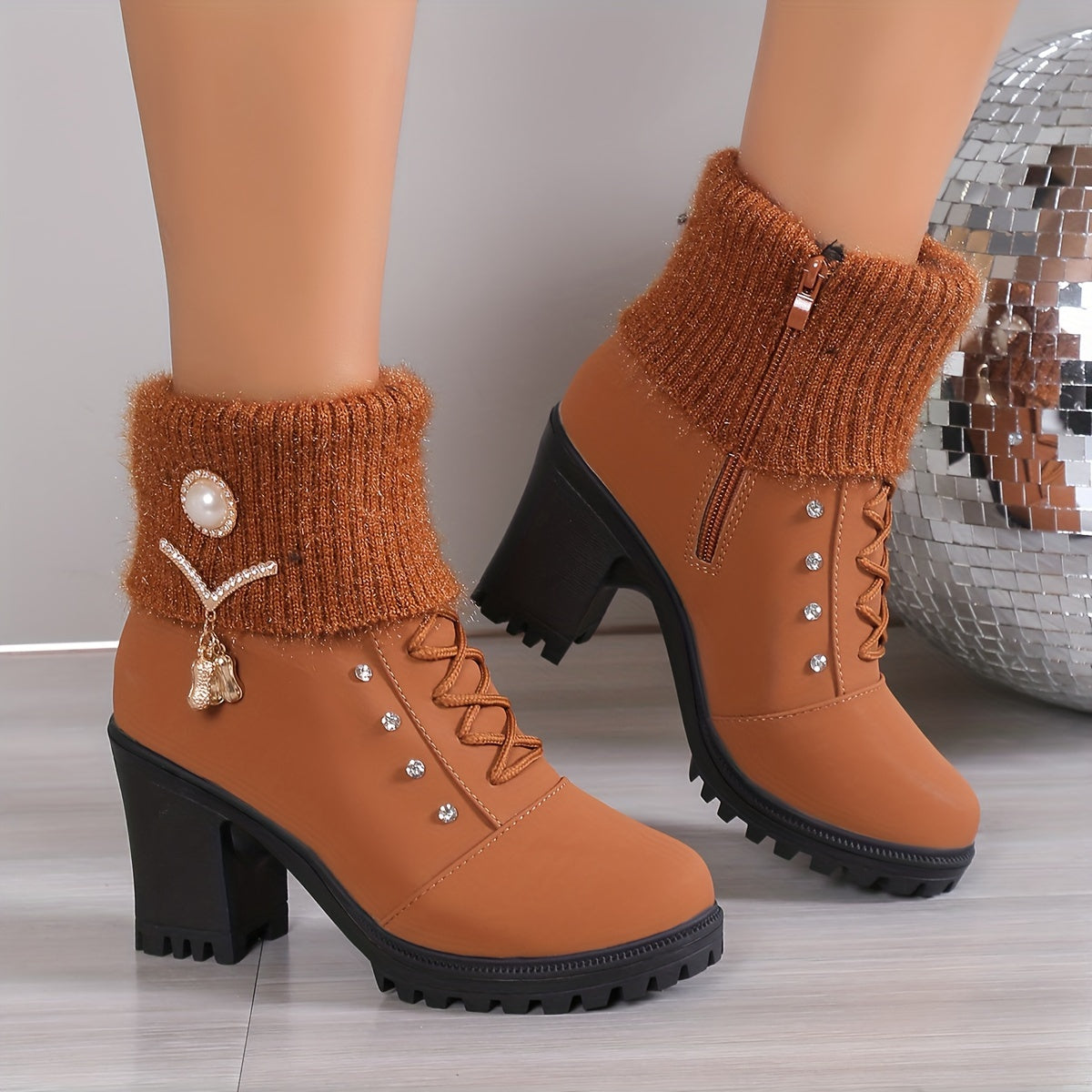Women’s Chunky Heel Buckle Boots