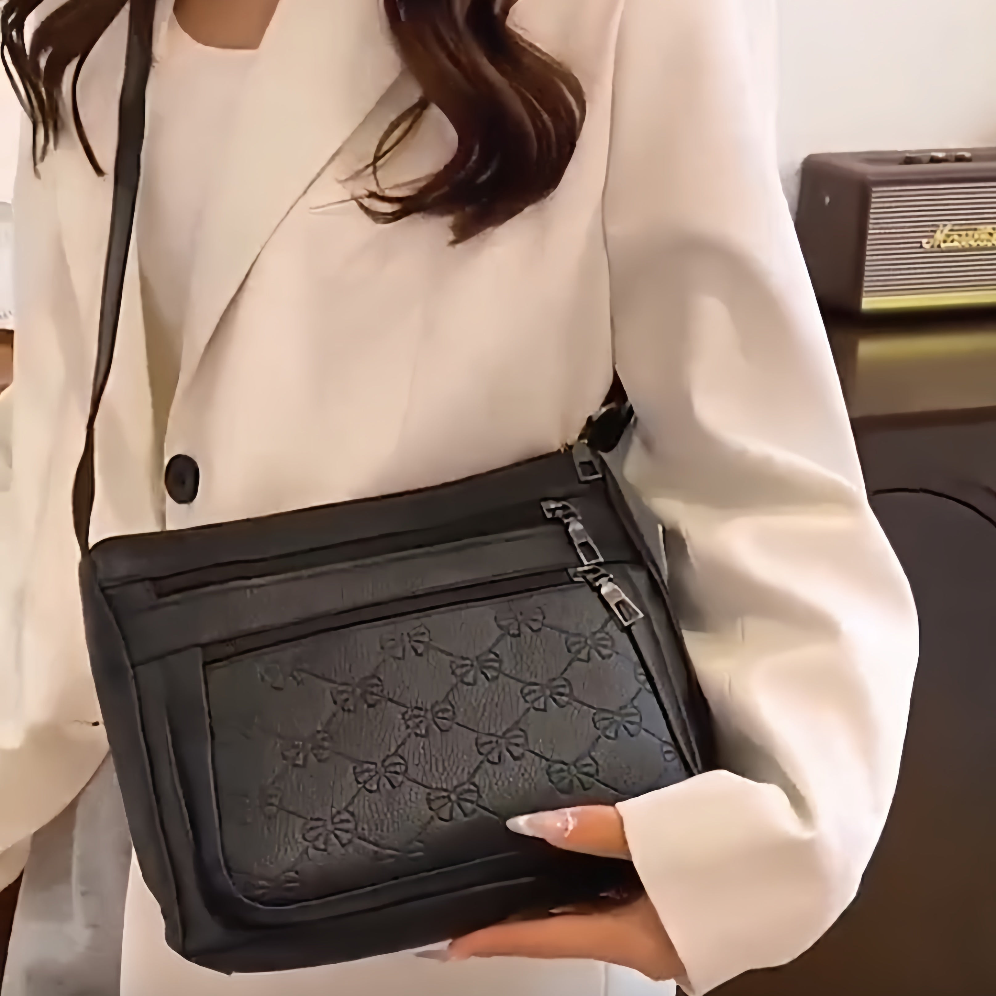 Classic Women’s Crossbody